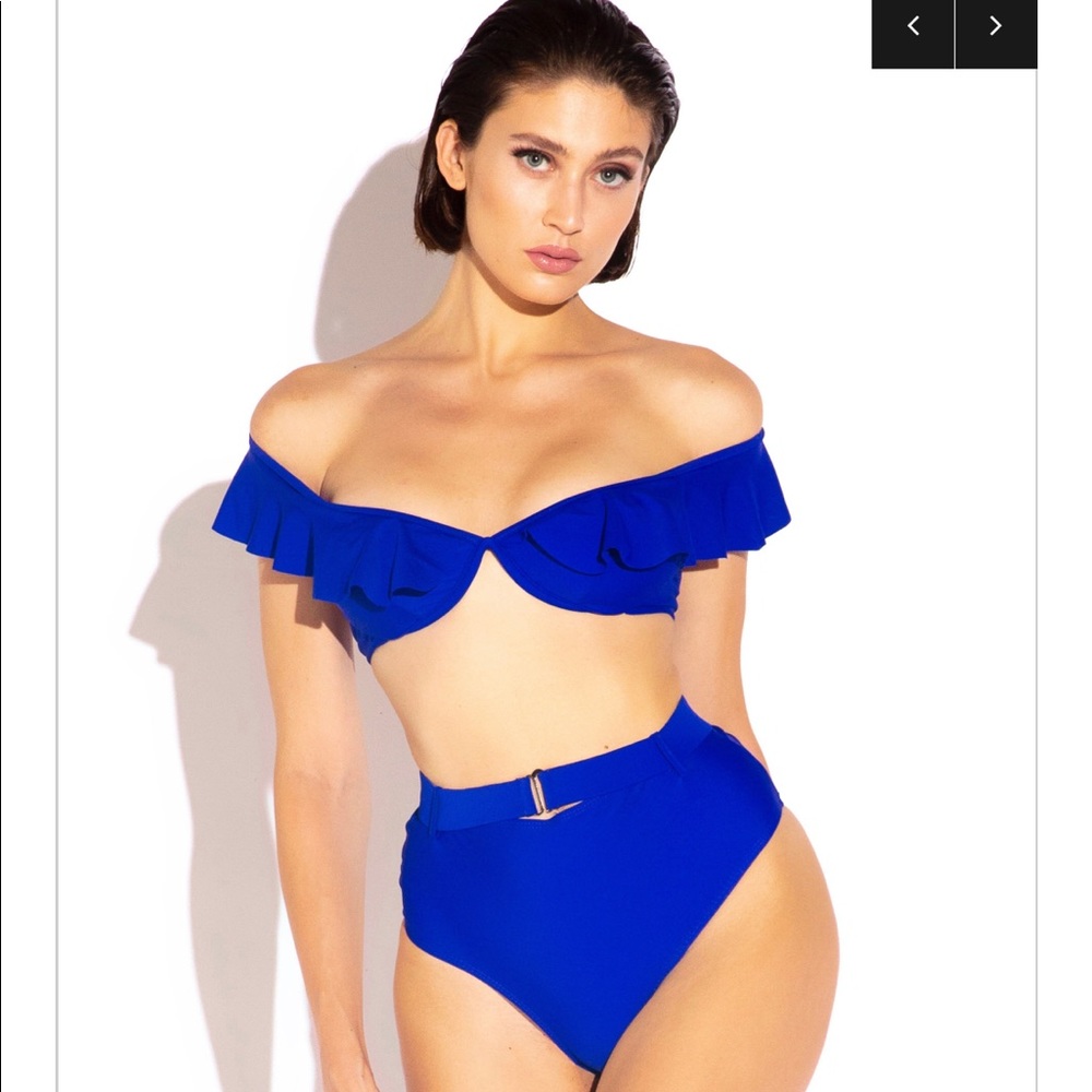 JULIAN BIKINI IN RED!!!!!!!!!!!!!!